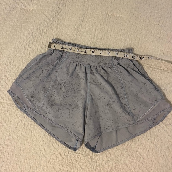 Lululemon - Hotty Hot Shorts - Size 4 - Gravel Dust Pastel Blue - Picture 2 of 5